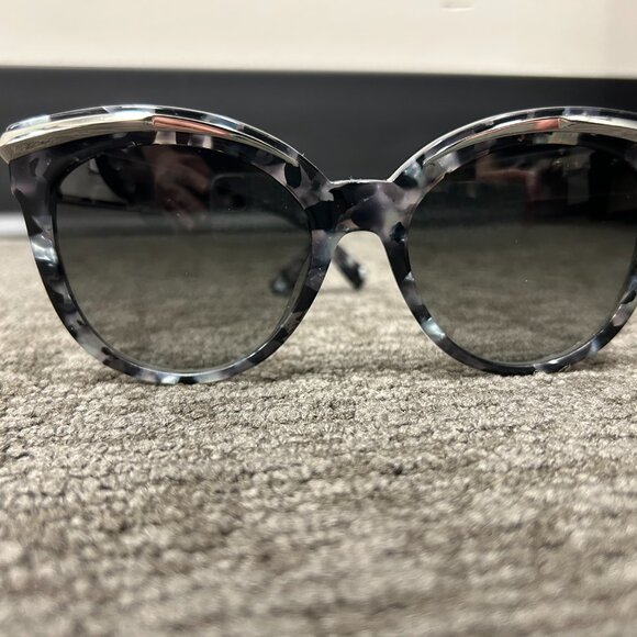 MCM  678S Sunglasses - Picture 4 of 7